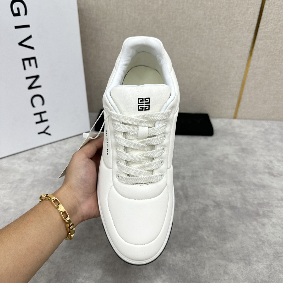 Givenchy sneakers board shoes Sport sneaker series Made of imported grain cowhide leather Upper full decorated with contrasting colors 🆚 Givenchy logo print pattern Foam combination outsole heel along the strip tongue print engraved 4G LOGO cowhide insole Original rubber hair outsole Standard counter size: 39 ~ 44# (38.45#) 🉑️ customized) P¥860