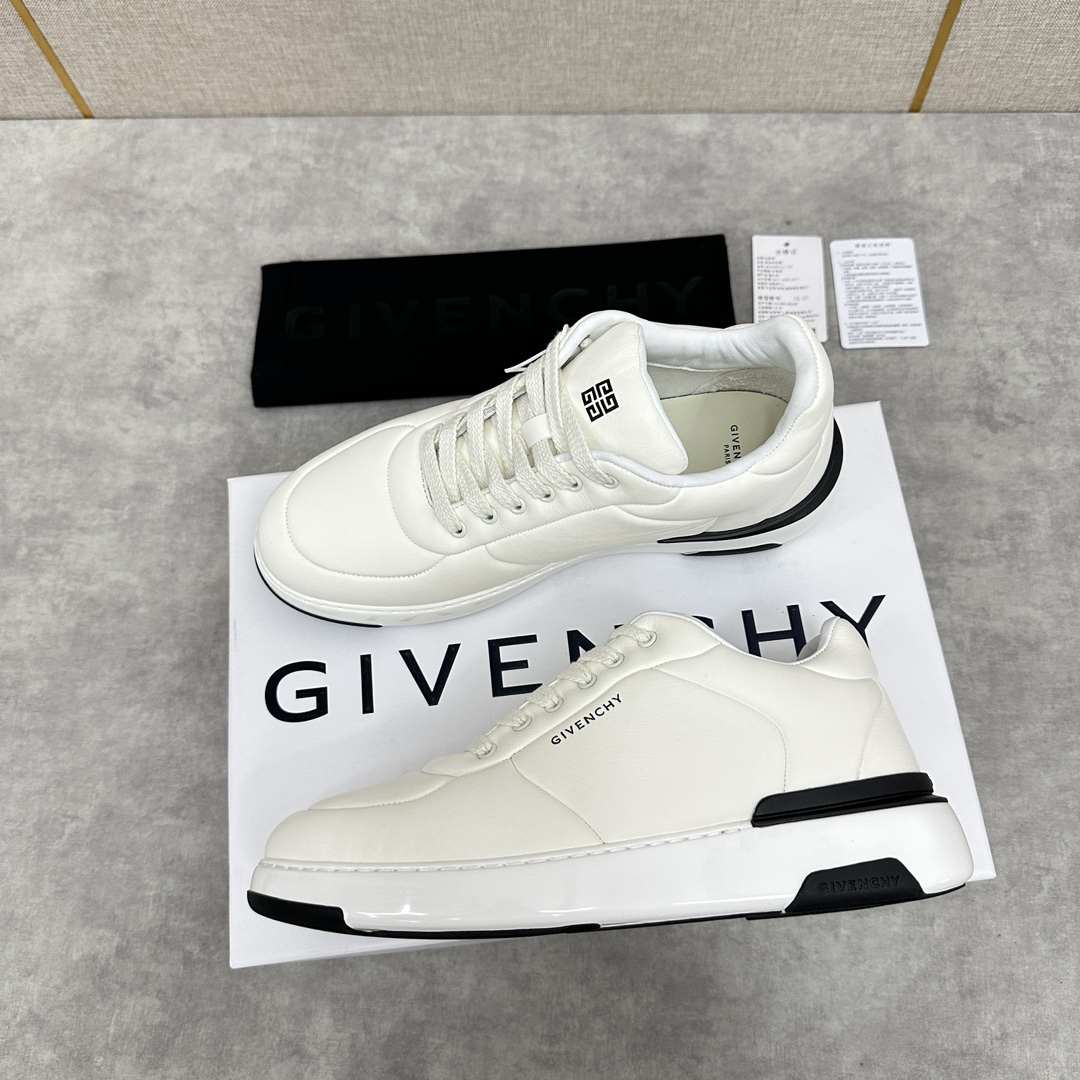 Givenchy entrenadores zapatos de tabla Deporte entrenador serie Hecho de cuero de vaca tirado importados Parte superior completa decorada con colores contrastantes 🆚 Givenchy logotipo patrón de impresión Suela de espuma combinada Talón a lo largo de la tira de la lengua de impresión grabado 4G LOGO Plantilla de cuero de vaca Suela de goma original de pelo Tamaño del contador estándar: 39 ~ 44# (38.45#) 🉑️ personalizado)P¥860