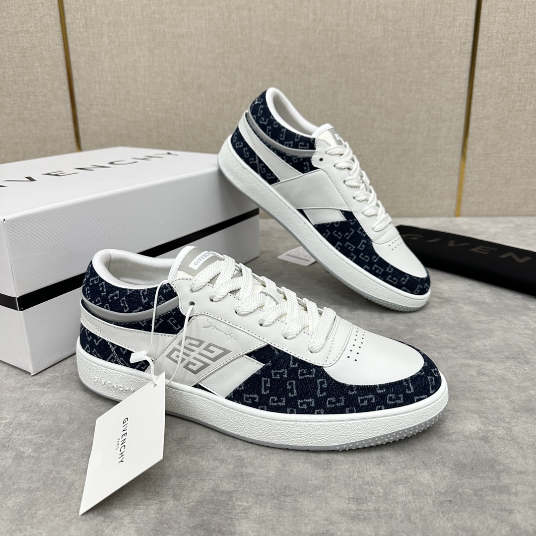 Givenchy Givenchy lanza por primera vez en línea las nuevas zapatillas bajas G MoVE MonclerOGRAM inspiradas en las zapatillas de tenis de los años ochenta Sencillas, cómodas y deportivas con actitud deportiva Confeccionadas en piel de vacuno importada con estampado G vaquero bloqueado en color Perforaciones transpirables en la puntera Logotipo 4G transpirable en los laterales Etiqueta con el logotipo 4G de Givenchy en la lengüeta y el talón Rayas de charol ¡Rayas de charol con pespuntes para un toque de moda Empeine acolchado para mayor comodidad Forro de piel de becerro Almohadilla individual de látex de vacuno integrada Suela original de caucho moldeado Ligeras y cómodas!  ¡Disponible en muchos colores! Talla de contrafuerte estándar: 39 ~ 44# (38,45 🉑 a medida) Modelos de denim patchwork P ¥ 760 Modelos de piel plena P ¥ 800-Altos bolsos de imitación