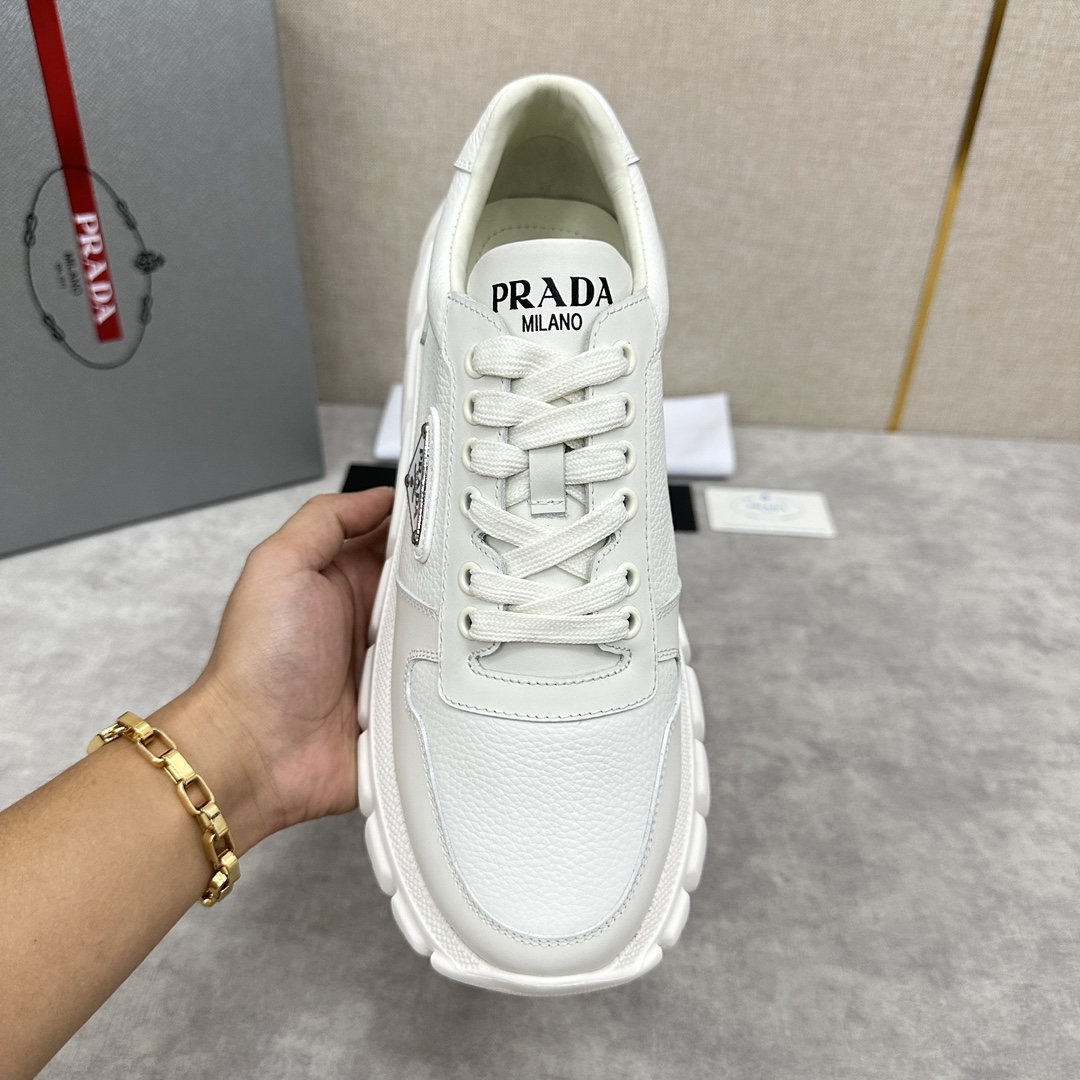 Prada hommes cuir daddy chaussures épaisses baskets décontractées importé cuir de veau Napa épissage grain de litchi cuir supérieur couleur mode conception texture du cuir doux et délicat détails peuvent être vus Conception à lacets Côté de la marque classique triangulaire triangle ▶️ logo logo sur la langue et le talon Atmosphère simple Doublure de pied rembourré en cuir de veau pleine forme sportive avec motif de pneu caoutchouc léger semelles épaisses Confortable et parfait Multi-couleur disponible ! Livrées dans leur boîte d'origine avec un sac à poussière ! Taille standard : 39～44# (38.45🉑 sur mesure) P¥800