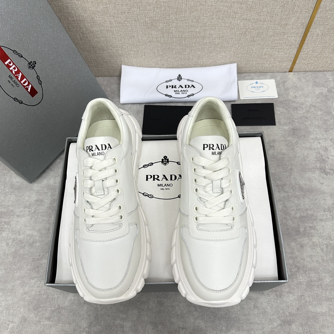 Prada hommes cuir daddy chaussures épaisses baskets décontractées importé cuir de veau Napa épissage grain de litchi cuir supérieur couleur mode conception texture du cuir doux et délicat détails peuvent être vus Conception à lacets Côté de la marque classique triangulaire triangle ▶️ logo logo sur la langue et le talon Atmosphère simple Doublure de pied rembourré en cuir de veau pleine forme sportive avec motif de pneu caoutchouc léger semelles épaisses Confortable et parfait Multi-couleur disponible ! Livrées dans leur boîte d'origine avec un sac à poussière ! Taille standard : 39～44# (38.45🉑 sur mesure) P¥800