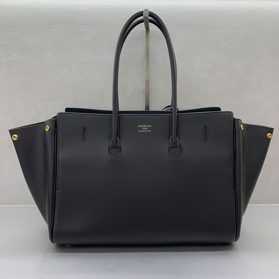 Imagem [4]- Bolsa Balenciag Bel Air Show Média Preta com Fivela Dourada outono/inverno Online!!!! Não importa o que aconteça, tem de ter uma Balenciag Bel Air Medium, é tão glamorosa! Simples e elegante, o seu design é requintado e generoso, o design da aba frontal com mais camadas, o sentido de detalhe mostra a qualidade Quer seja um passeio diário ou uma ocasião importante, pode fazer com que se torne o foco da parte de trás # é a nova favorita no mundo da moda Tamanho: 36,5-14,5-28cm Modelo n.º: 789891680-High Faux Bags