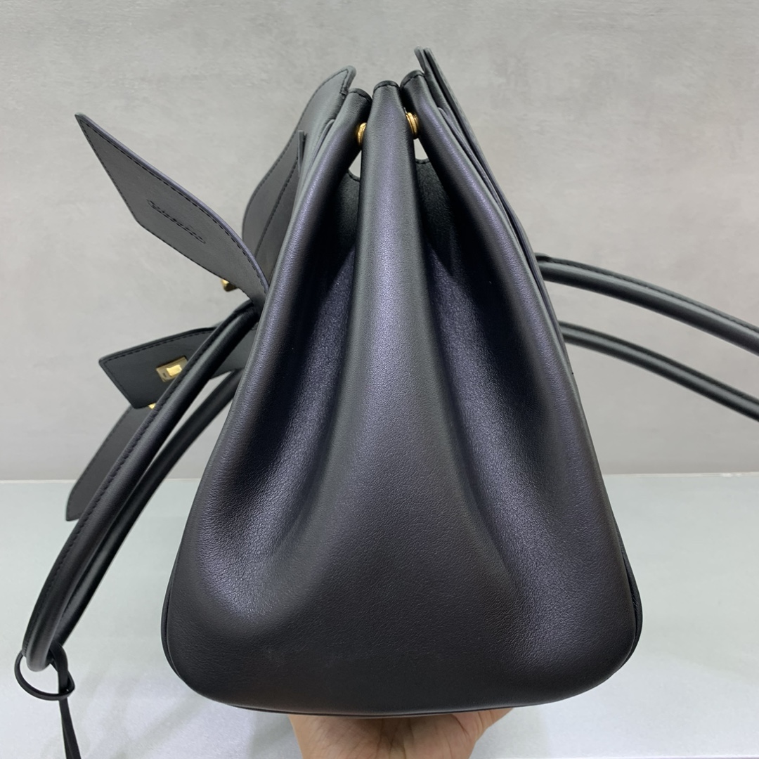 ¡¡¡¡Imagen [5]- Bolso Balenciag Bel Air Medium Negro Hebilla Dorada Otoño/Invierno Online!!!! ¡No importa qué, usted tiene que tener un Balenciag Bel Air Medium, es tan glamoroso! Simple y elegante su diseño es exquisito y generoso diseño de la solapa delantera tiene un sentido de jerarquía detalles muestran la calidad Ya se trate de una salida diaria o una ocasión importante que puede hacer que usted se convierte en el foco de la parte posterior de la misma # usted es el nuevo favorito en el mundo de la moda Tamaño: 36.5-14.5-28cm Modelo No.: 789891680-High Bolsos de imitación