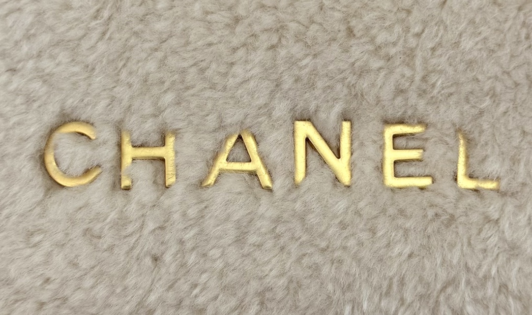 Chanel 24K sac AS3980 hiver peluche mini Chaud et câlin comme un ours en peluche, le sac en fourrure sera votre meilleur partenaire dans la mode rétro La mode et le rétro ont longtemps été entrelacés l'un avec l'autre est sans aucun doute les modèles explosifs populaires du monde de la mode aussi longtemps que le savvy de la mode Ne manquez pas ce must-have Oh Taille 20cm-Haut Faux Sacs