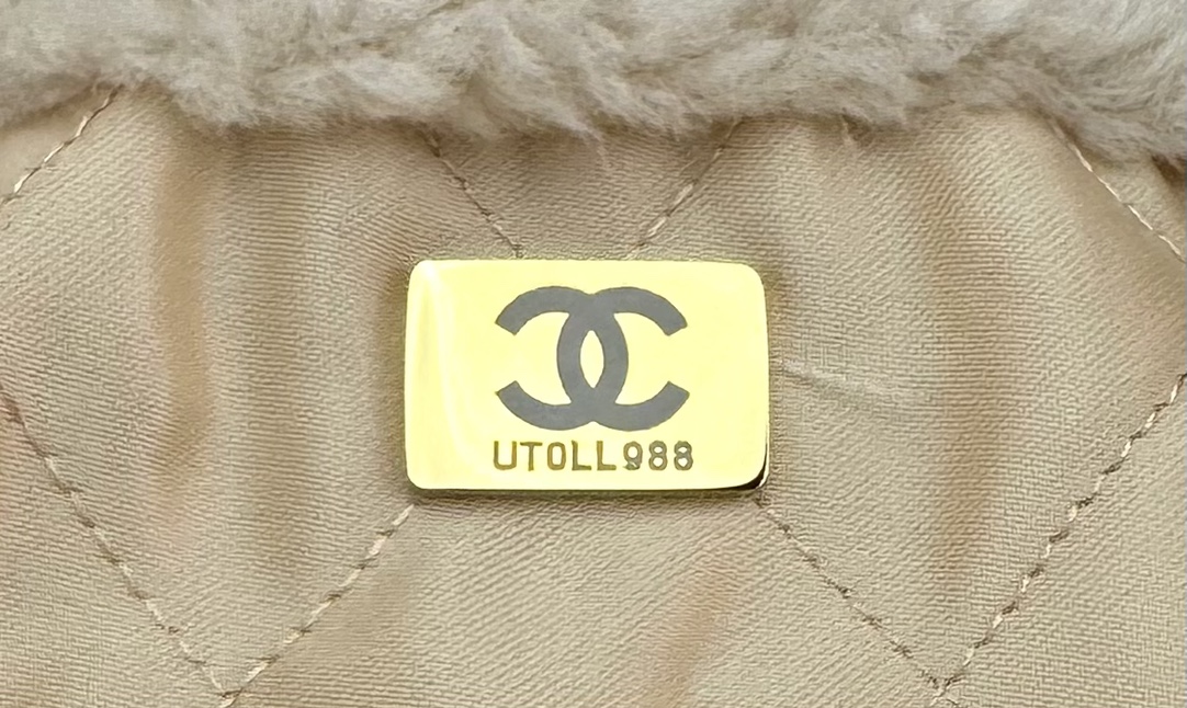 Chanel 24K sac AS3980 hiver peluche mini Chaud et câlin comme un ours en peluche, le sac en fourrure sera votre meilleur partenaire dans la mode rétro La mode et le rétro ont longtemps été entrelacés l'un avec l'autre est sans aucun doute les modèles explosifs populaires du monde de la mode aussi longtemps que le savvy de la mode Ne manquez pas ce must-have Oh Taille 20cm-Haut Faux Sacs