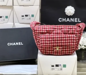 Chanel 24N jennie mismo hobo satchel [color]Mucho tiempo no tan caliente bolsa de tela global [666] [666] digno de la edición limitada [amor] [amor] física realmente sorprendido descripción invencible de la belleza [agradable] auto-peso es muy ligero correa para el hombro o se puede ajustar el hombro y crossbody [fuerte] [fuerte] muy recomendable [fuerte] [fuerte]Loio piana lana tweed material suave(18*30*8cm)