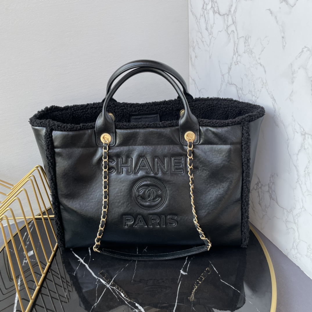 حقيبة تسوق كبيرة للسفر عيار 24 قيراط من شانيل CHANEL． سلسلة من جلد البقر التويد من جلد البقر الأصلي مصنوعة من جلد البقر الأصلي حقيبة مومياء كبيرة سعة كبيرة للغاية أزياء كلاسيكية متعددة الاستخدامات شعار منقوش مصهور مع اتجاه الماضي أكثر من مرة أكثر جودة رائعة أكثر جمالا! هذه الحقيبة القماشية لتصبح منضدة! المقاس: 38 سم رقم الموديل: 66941-حقائب فو عالية الجودة