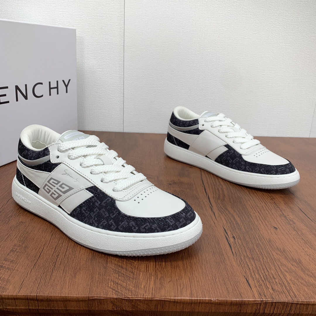 Givenchy/纪梵希！G Move系列！72牛仔布男士低帮运动鞋首发！
·跑鞋风格新型进口材质 帮面双层牛皮叠加织物舒适鞋身流畅大底周圈上线 超级耐用
鞋舌和后跟饰以4G 后帮加衬增加舒适感,鞋舌饰以GIVENCHY 4G LOGO 专属定制标签,侧面压印GIVENCHY LOGO和4G LOGO,鞋底侧面饰以GIVENCHY LOGO压花,后跟饰以GIVENCHY LOGO,皮革内底压印GIVENCHY 4G LOGO,穿着舒适 百搭经典板鞋！
·适合日常搭配穿搭也便于长时间穿着！  原包装发售多个颜色可选 ！
尺码：39-40-41-42-43-44（38.45不退换）
P760-高仿包包