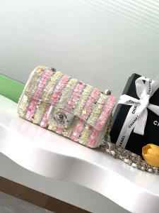 CHANEL modèles de paillettes spéciales CF200 couler dans la beauté du rêve !Des paillettes multicolores savamment mélangées spécialement comme un rêve de couleur wow ~ la surface brillante du sac est facile à laisser la fille rayonnante charme unique Yo [Star R] [Star R] chaque détail est magnifique pour laisser une personne couler wow ~ à la fois le luxe et ne pas perdre la douceur de l'emballage d'amour de rêve est également long, donc aba !Taille 20