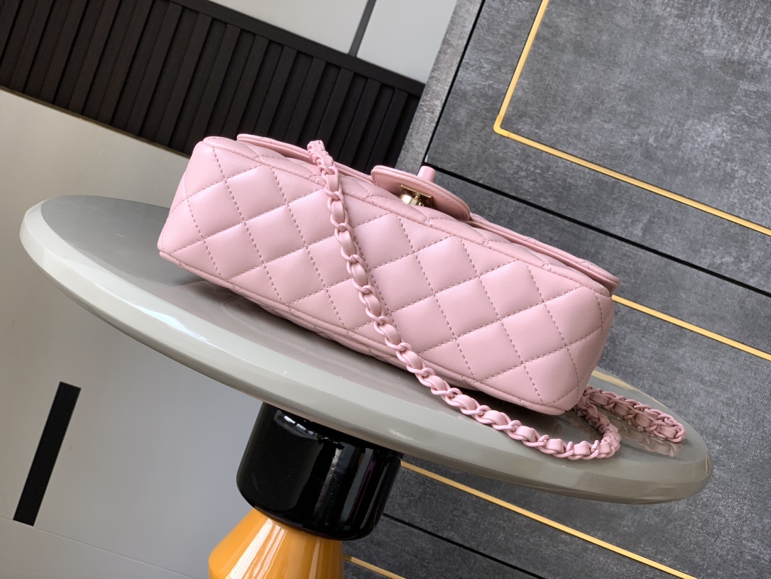 Chanel Bolso grande con solapa y asa de boca CF 'Rosa Floral Piel de cordero y metal lacado brillante 25C resort series flap bag 14 modelos inspirados en el mundo submarino de ensueño interpretación innovadora de los símbolos de estilo de la marca 25c pure solid color system girl has been online this spring girly solid color bag is too good to look at respectivamente en verde claro rosa claro crema 4 colores piel de cordero y metal lacado brillante tamaño mini grande: 23cm de alto réplica bolsos