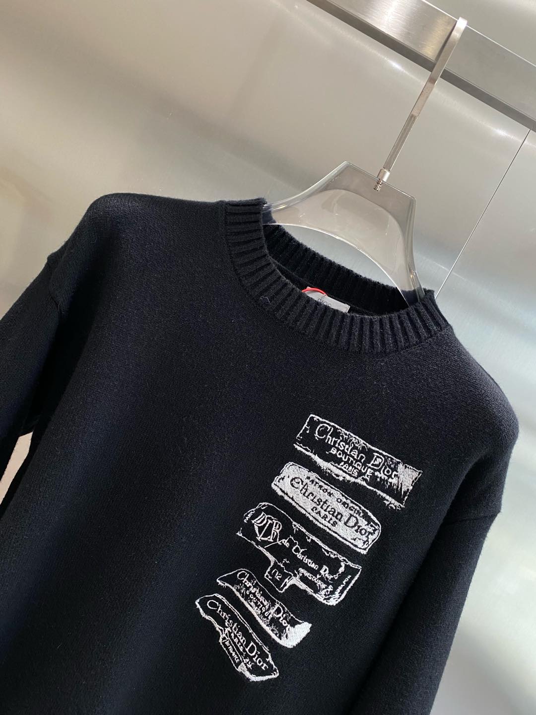 LV quality jumper 2024 most men's long sleeve wool sweater Selected counter order top European wool Imported fabrics All the details of the workmanship perfect 1 to 1 replica Restore the authentic 100% original hardware High-end custom custom auxiliary materials Original factory original label ⚠️ The effect on the body is superb ! Taille S-XXL🅿️560-haute imitation usine