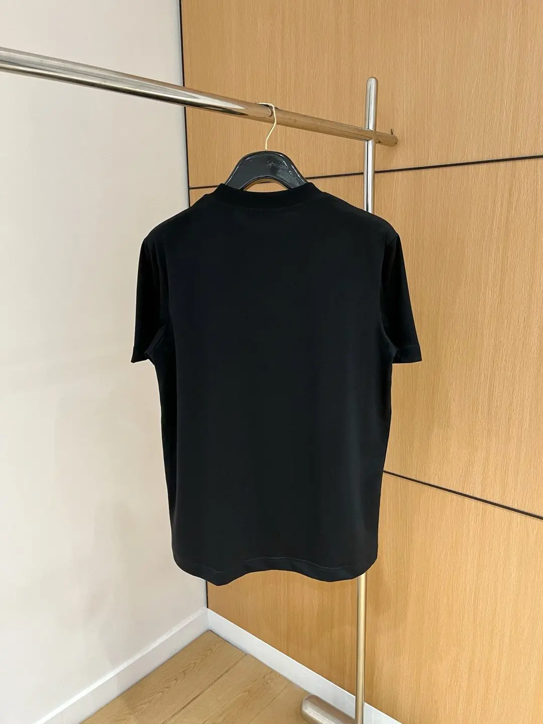 p460 F Dior 25SS primavera e verão gola redonda manga curta Qualidade de topo Tecidos exclusivos personalizados Mais finos e respiráveis LOGOTIPO personalizado Moda Preto Branco Jardas S-XXL