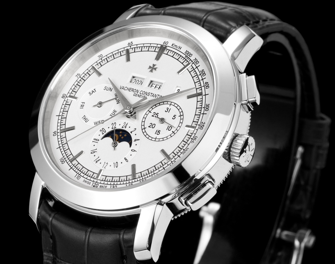 Vacheron Constantin Heritage Series 5000 T/000 P_B045 Calendário Perpétuo Relógio Multifunções1: Equipado com o mesmo movimento que o movimento autêntico, a roda de balanço é idêntica à autêntica, todas as funções podem ser usadas normalmente2: Os quatro cantos da curvatura da caixa para melhorar a curvatura da cor do mostrador mais adequada para os 12 índices polidos mais delicados em geral mais perto do contador!3: Com couro de vaca italiano para deixar o pulso mais confortável e confortável!A fábrica TW produziu Vacheron Constantin! A fábrica TW produz o Vacheron Constantin . A coleção Denton's Heritage é uma mistura do ADN mais singular da Vacheron Constantin. O ADN único de Denton é um símbolo da elegância máxima da Vacheron Constantin, reflectindo plenamente as mais puras tradições da alta relojoaria! Adequado para uma variedade de ocasiões de negócios simples convergência requintado não perder a elegância! -Sacos de réplica de alta qualidade