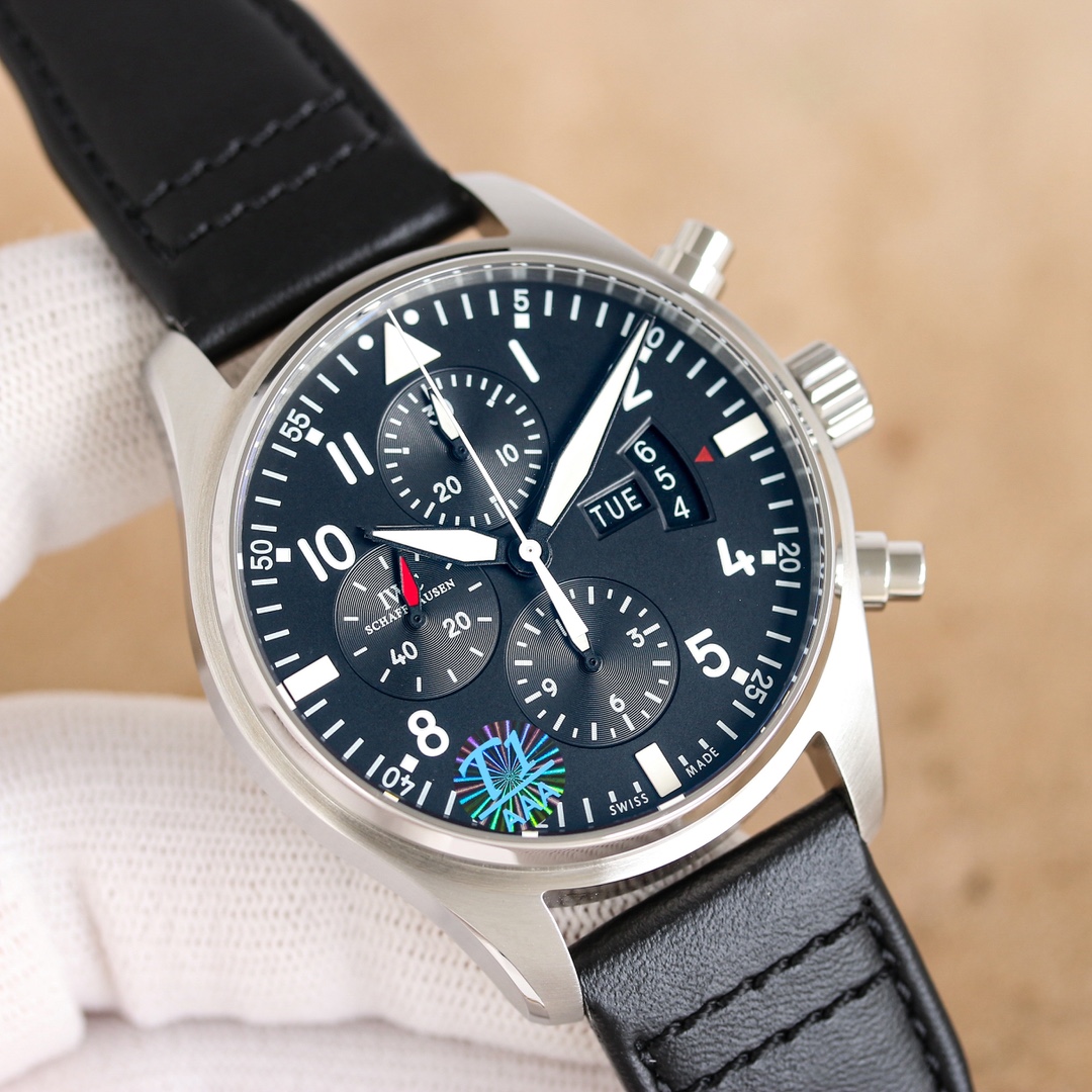 Image[1]-P3200 IWC Pilot's Watches IW378003.1. La montre est fabriquée en plaqué or rose de haute technologie, avec des lignes matures et un sens de la tridimensionnalité, et la combinaison de couleurs est harmonieuse et très polyvalente.2. Par rapport à la montre de pilote précédente, la taille du garde-temps a été améliorée à 43m, ce qui est plus en ligne avec la taille dorée des montres pour hommes modernes.3. Le design du cadran est une continuation du tableau de bord classique du cockpit du pilote, qui est vert et or rouge. Le nouveau design du fond transparent utilise 7750 pour autoproduire 69385 mouvement mécanique à remontage automatique peut fournir la montre avec 72 heures de réserve de marche après le remontage.5. Double revêtement antireflet bleu clair peut être plus clairement lire l'heure à la poursuite de l'apparence classique de la conception précédente de la précision de base simple.6. Aucune dépense n'a été épargnée pour ouvrir le moule original avec le contre recherche exclusive et le développement de la fluoroélastomère à dégagement rapide et les bracelets en cuir et en cuir. La ceinture en acier pour choisir TW artisanat chef-d'œuvre Bienvenue à goûter ! -répliques de sacs à main de haute qualité