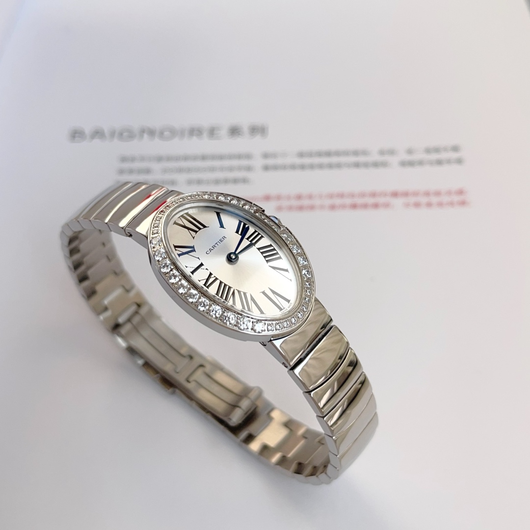 L'esthétique de Cartier, faite d'innovation et de choc vintage / Montre Baignoire Cartier Collection Bathtub Elégance française Bracelet ovale avec boucle déployante cachée Boîtier légèrement incurvé épousant parfaitement la courbe du poignetMouvement à quartz suisse Aiguilles en forme d'épée bleue en acier trempé Miroir résistant à l'usure Largeur 23mm Longueur 31mm-Sacs à main de haute qualité