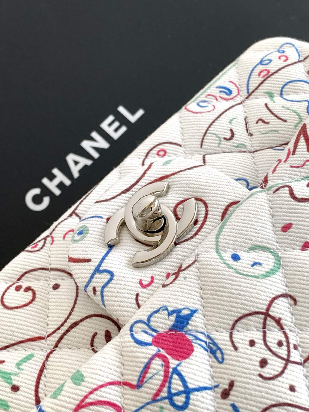 Chanel 25C cf colorful tweed canvas now every season have this fancy canvas tweed in the end the audience is who ah [cover face R] this thing really good look well change to not Chanel that flavor left a logo size 20cm with packaging - high imitation bags