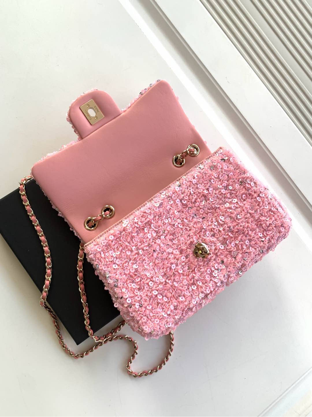 Image [7]-Chanel 24k special models sequins Department Cf silver pink autumn and winter sweet on-line size 20cm-High-fashion bags