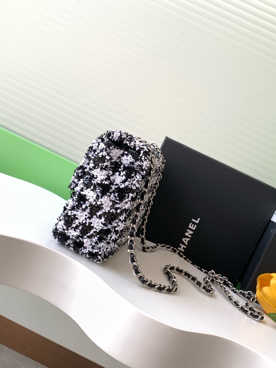 Chanel 24S favorite noir et blanc broderie perlée mille oiseaux carreaux cf paillettes j'aime beaucoup plus durable que le cuir n'a pas peur d'être porté taille 14-21-8 ensemble complet d'emballage-high replica bags