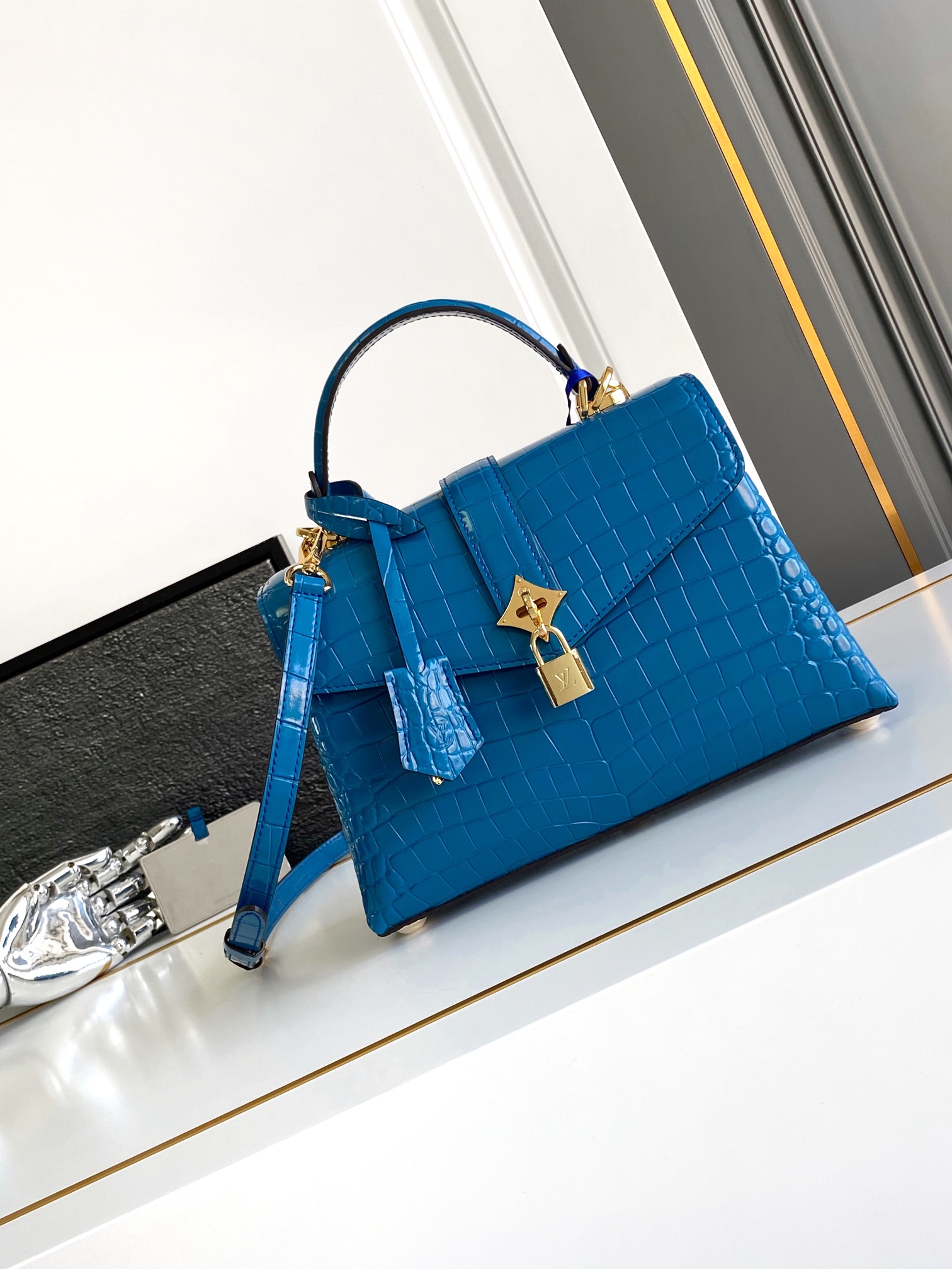 P2500 LV Large M84714 Blue Size:27×18×9cm-High-fashion bags