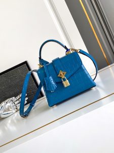 P2200 LV small M84713 blue size:19×15×9cm-Sacs haute couture