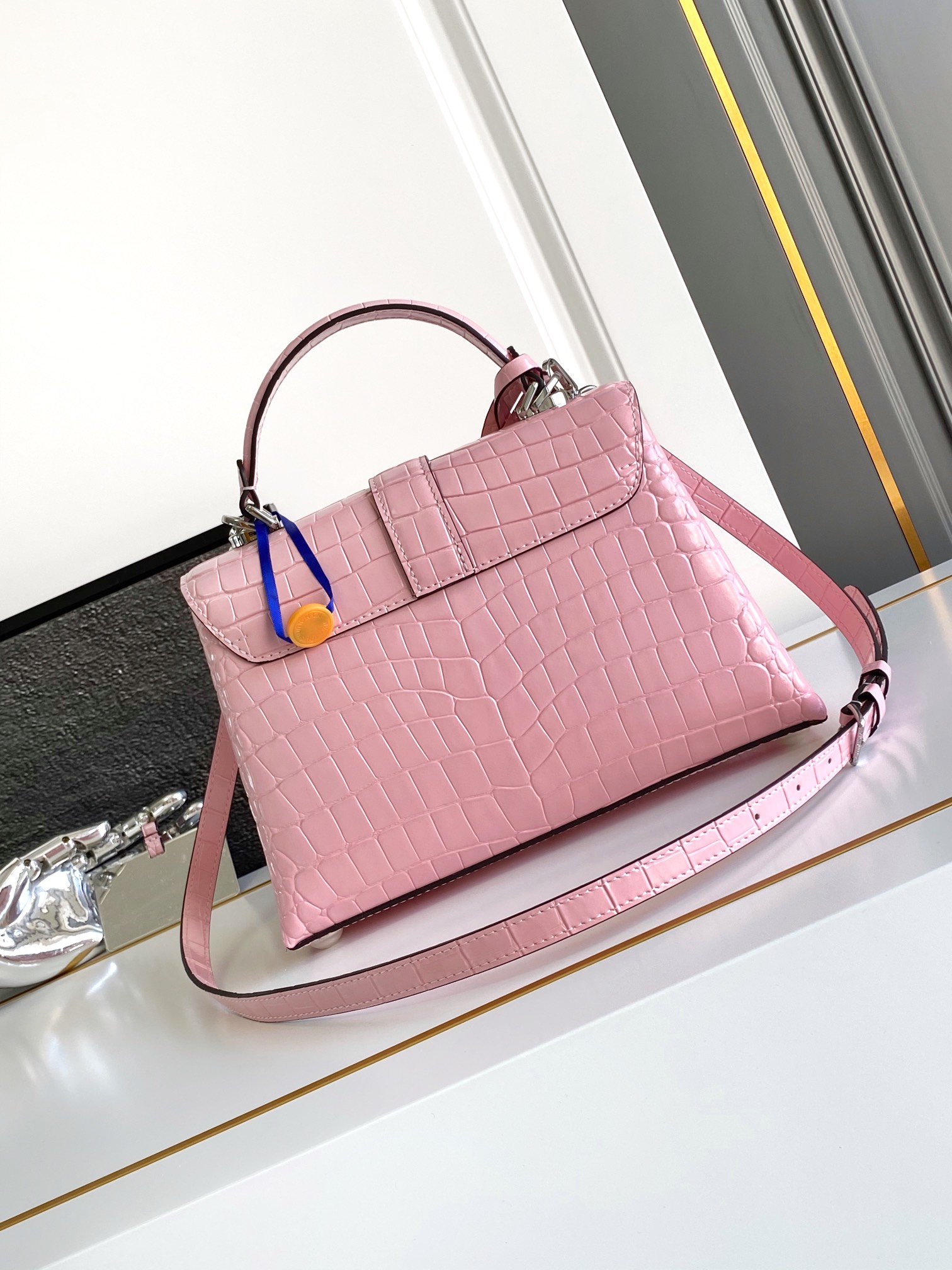 Image [3]-P2500 LV Large M84714 powder Size:27×18×9cm-High-fashion bags