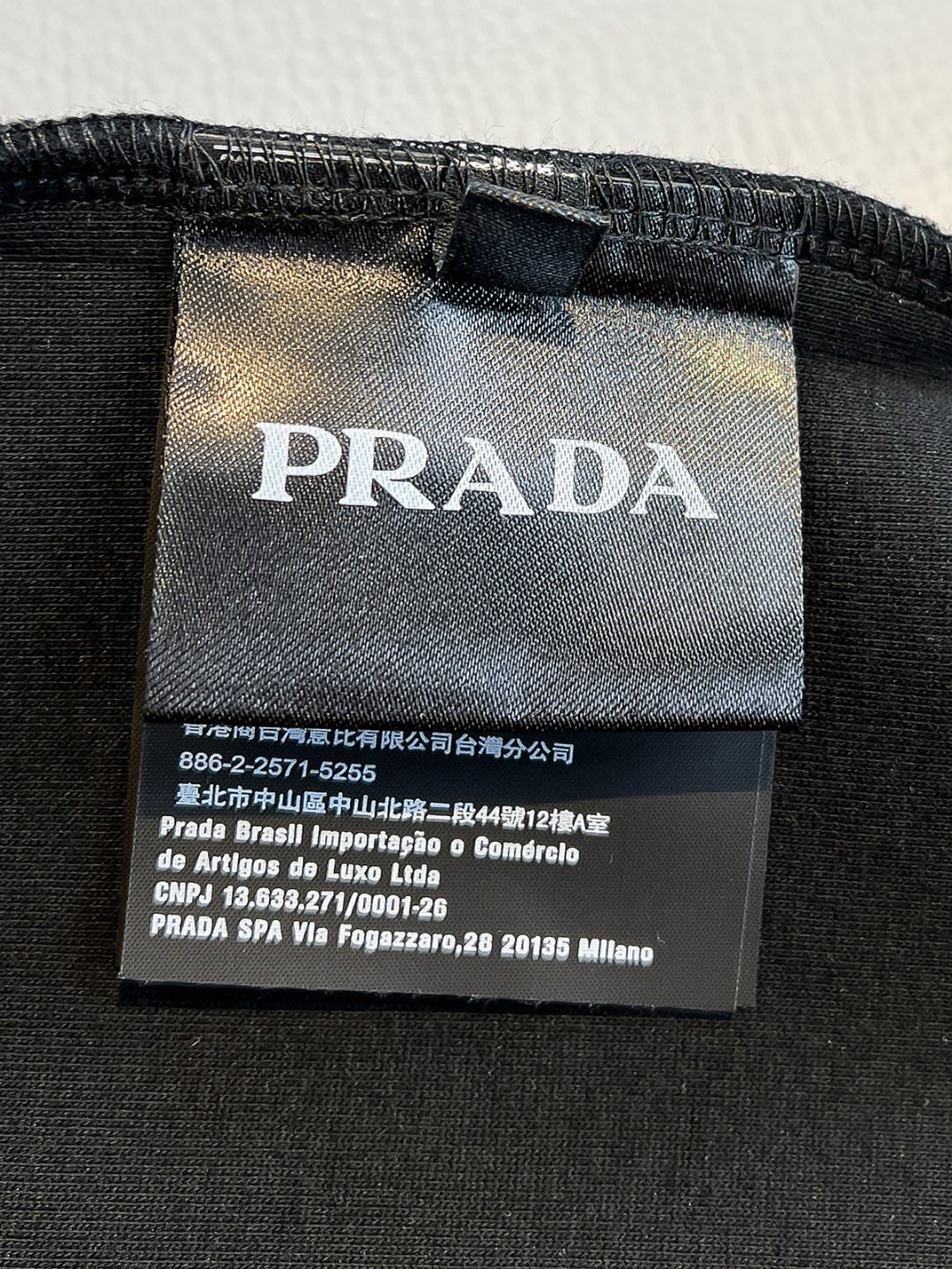 P1040 Prada Prada 2024 Mode automne/hiver costume décontracté Marque logo classique Confortable excellent toucher forte reconnaissance élevé Tissus importés sur mesure Couleur fraîche exécution ～superbe sur le corps 👍🏻 𝐒𝐢𝐳𝐞 : Taille M-3XL