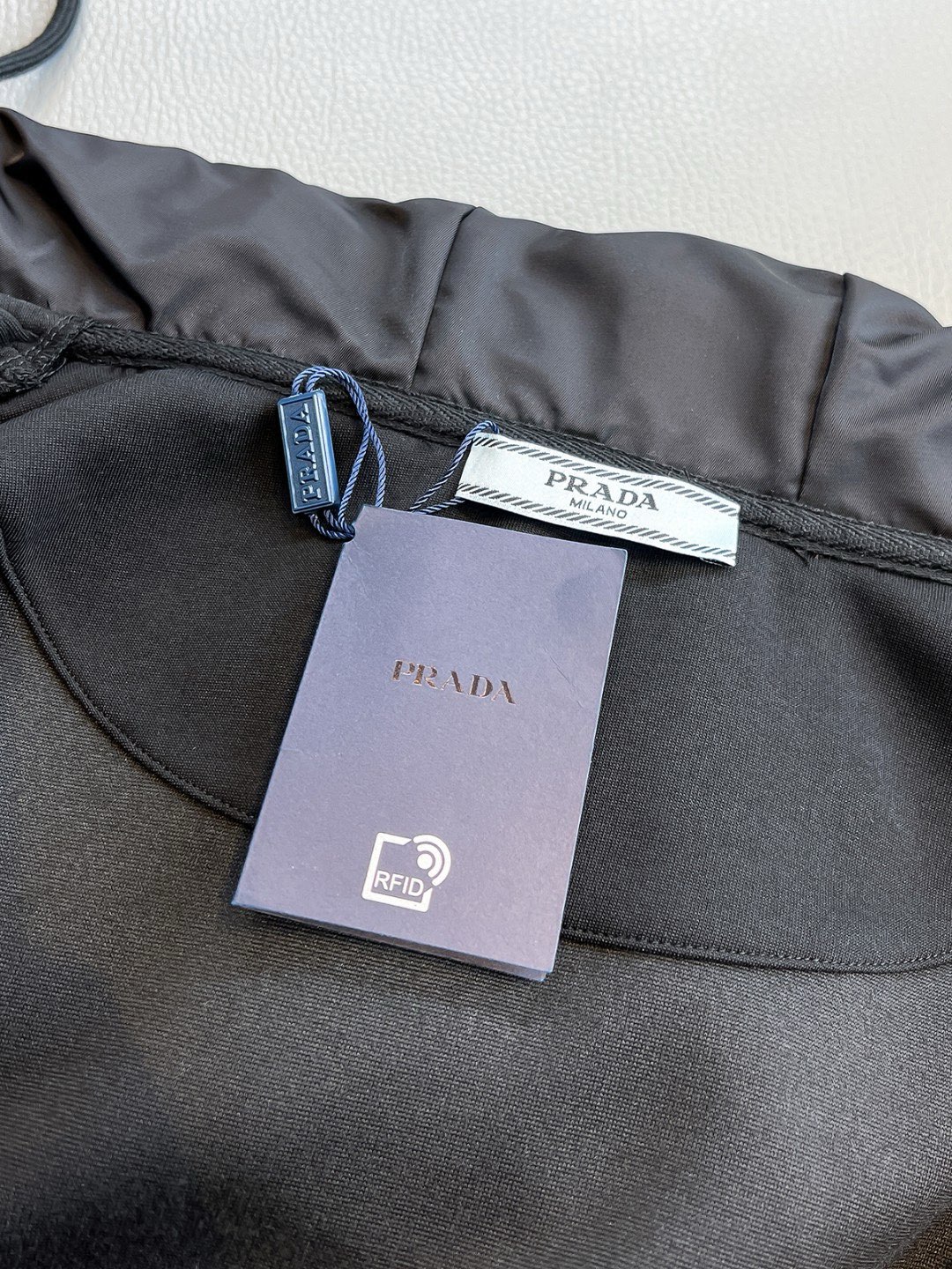 P1100 Prada Prada 2024 fall and winter newest suit Fabric selected high-count, high-density double-stranded air-layer long-staple cotton feel super comfortable logo selected imported environmentally friendly materials Super beautiful M-3XL (sold as a set)