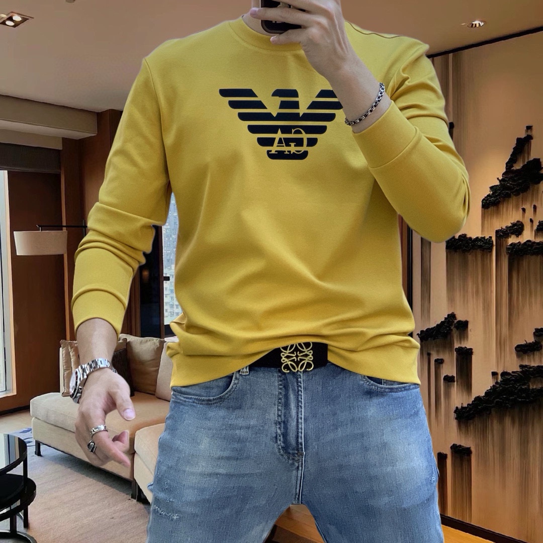 P420 DG 2024 قميص سويت شيرت الخريف المبكر GW Sync Sweatshirt! استمرارًا للكلاسيكية! نموذج طلب كامل الجودة! تصميم بشعار الشعار الثقيل على الصدر مصنوع من القماش القطني الفاخر المخصص الراقي من الشكل إلى التصميم هو الموجة الجديدة في هذا العصر بغض النظر عن الشكل أو التصميم تفاصيل كافية! نسخة عريضة قليلاً من خط العنق عريض قليلاً من خط العنق الجذاب قليلاً شكل جيد ونسيج جيد! خامة قطن ناعم عالي الكثافة على الجسم مريح للبشرة ودافئ وأنيق! ياردة M-4XL (178 140 كجم L بحد أقصى 200 كجم)