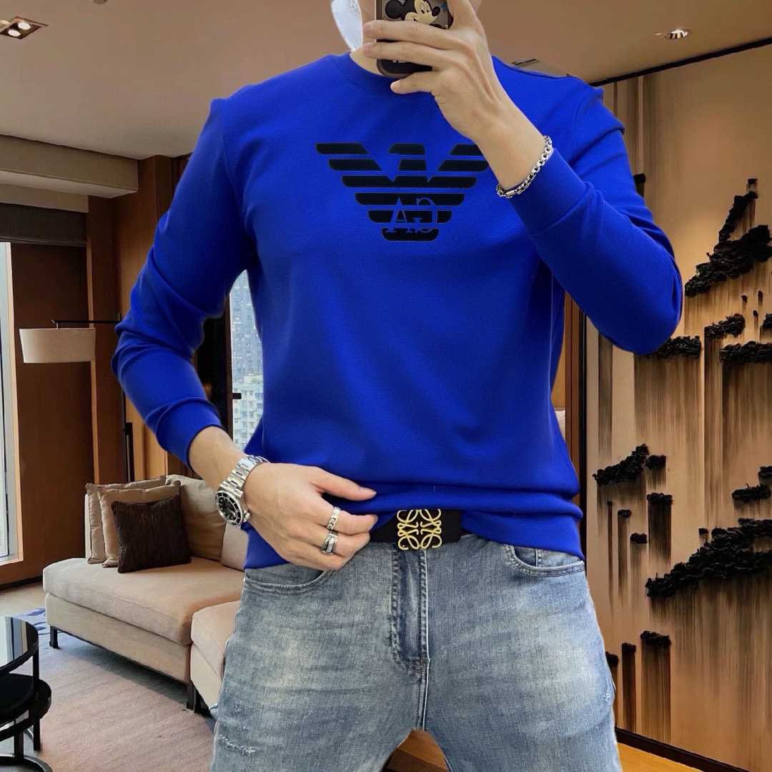 P420 DG 2024 قميص سويت شيرت الخريف المبكر GW Sync Sweatshirt! استمرارًا للكلاسيكية! نموذج طلب كامل الجودة! تصميم بشعار الشعار الثقيل على الصدر مصنوع من القماش القطني الفاخر المخصص الراقي من الشكل إلى التصميم هو الموجة الجديدة في هذا العصر بغض النظر عن الشكل أو التصميم تفاصيل كافية! نسخة عريضة قليلاً من خط العنق عريض قليلاً من خط العنق الجذاب قليلاً شكل جيد ونسيج جيد! خامة قطن ناعم عالي الكثافة على الجسم مريح للبشرة ودافئ وأنيق! ياردة M-4XL (178 140 كجم L بحد أقصى 200 كجم)