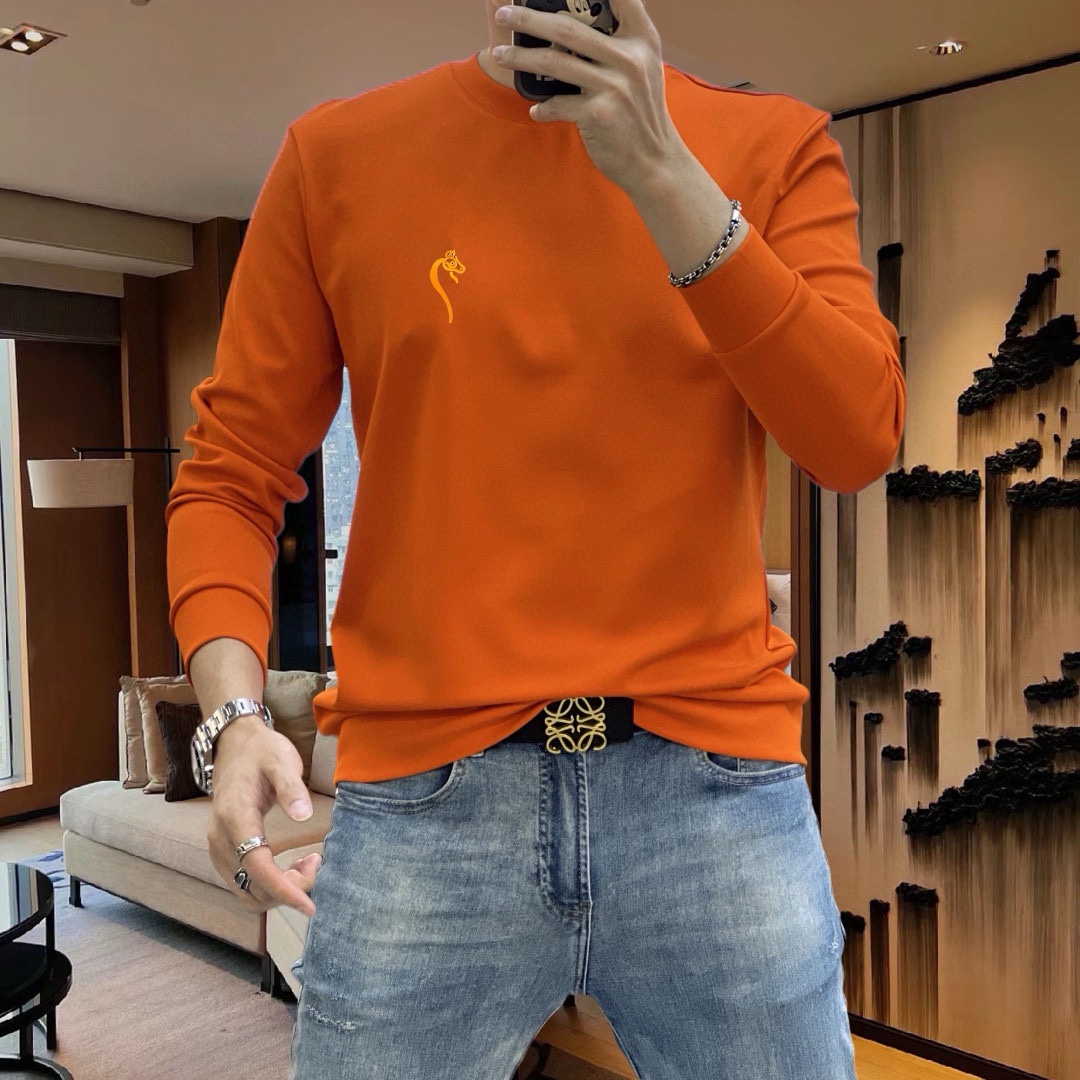 ¡P420 Camiseta Hermes Hermes Early Autumn 2024 GW Sync Sweatshirt! ¡Continuación del clásico! ¡Modelo de la orden de calidad completa! ¡Pecho pesado diseño del logotipo a mano de gama alta de tela de algodón fino personalizado de la forma al diseño son muy era de la nueva ola de sentir si la forma o el diseño suficientes detalles! ¡Ligeramente amplia versión del escote ligeramente favorecedor cuello buena forma y buena tela! ¡Material de algodón fino de alta densidad en el cuerpo cómodo de la piel caliente y con estilo! Yardage M-4XL (178 140 kg L máximo 200 kg)