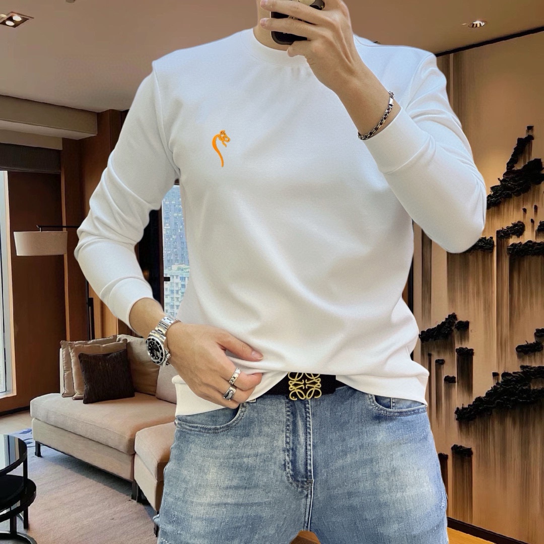 ¡P420 Camiseta Hermes Hermes Early Autumn 2024 GW Sync Sweatshirt! ¡Continuación del clásico! ¡Modelo de la orden de calidad completa! ¡Pecho pesado diseño del logotipo a mano de gama alta de tela de algodón fino personalizado de la forma al diseño son muy era de la nueva ola de sentir si la forma o el diseño suficientes detalles! ¡Ligeramente amplia versión del escote ligeramente favorecedor cuello buena forma y buena tela! ¡Material de algodón fino de alta densidad en el cuerpo cómodo de la piel caliente y con estilo! Yardage M-4XL (178 140 kg L máximo 200 kg)