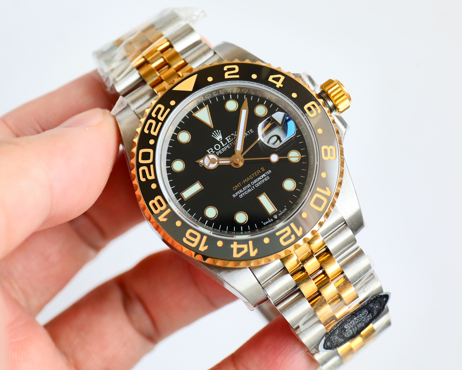 Relógio Rolex GMT GMT inter-ouro O uso de aço 904L genuíno consistente, uma peça de cerâmica em ouro branco, boca da luneta e o mesmo que o novo movimento genuíno de peça única 3285 sincronizado com o ponteiro GMT genuíno através do ajuste positivo e negativo da hora e do calendário acessórios originais universais da caixa de aço 904L pulseira espelho de safira super luminescente luneta rotativa bidirecional de cerâmica fecho dobrável