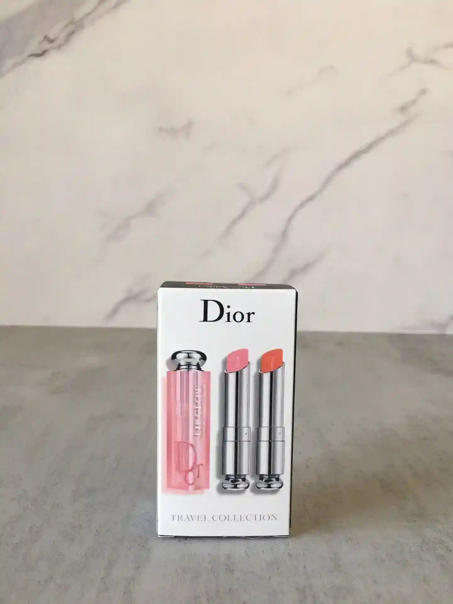 p130 nouvelle version du rouge à lèvres changeant de couleur Dior nouveau packaging 001 + 004 deux sets quel que soit le nombre de rouges à lèvres que vous possédez celui-ci est indispensable 🤘🏻 peut être utilisé comme rouge à lèvres nude peut également être utilisé comme primer pour améliorer le degré d'hydratation Dior rouge à lèvres changeant de couleur plusieurs étoiles recommandé selon la température du corps et le changement de couleur hydratation ultime, texture brillante sensation naturelle de rouge tendre soin de vos lèvres délicates roses Oh rose tendre hydratation des lèvres aussi Peut améliorer la couleur des lèvres et les lignes des lèvres ~ 001 rose clair 004 orange-High Faux Bags