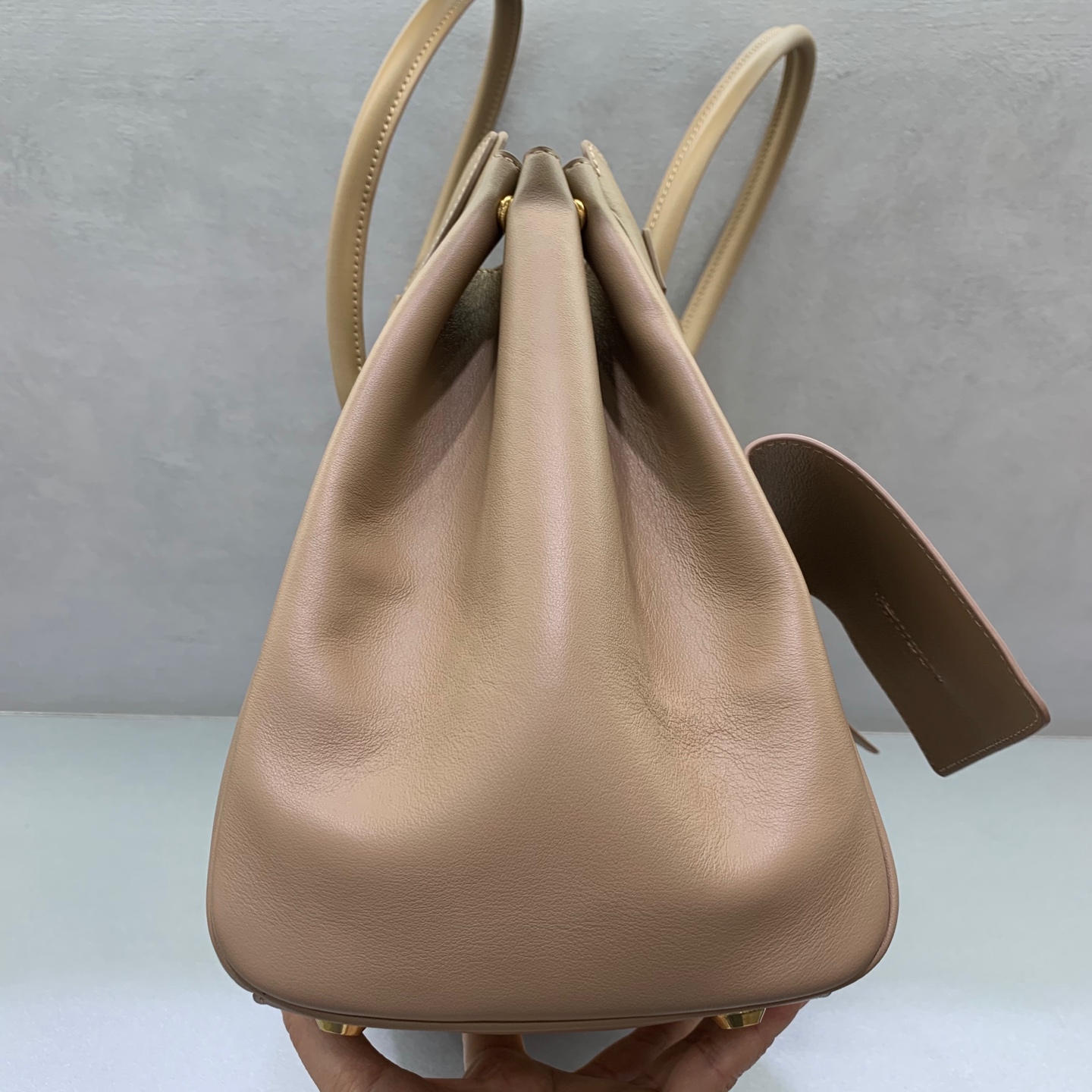 Imagem [5]- Bolsa Balenciag Bel Air Show Médio Damasco Fivela Dourada outono/inverno Online!!!! Não importa o que aconteça, tem de ter uma Balenciag Bel Air Medium, é tão glamorosa! Simples e elegante, o seu design é requintado e generoso O design da aba frontal tem um sentido de hierarquia Os detalhes mostram qualidade Quer seja um passeio diário ou uma ocasião importante, pode fazer com que se torne o foco da parte de trás # é a nova favorita no mundo da moda Tamanho: 36,5-14,5-28cm Modelo: 789891680-Bolsas de alta moda