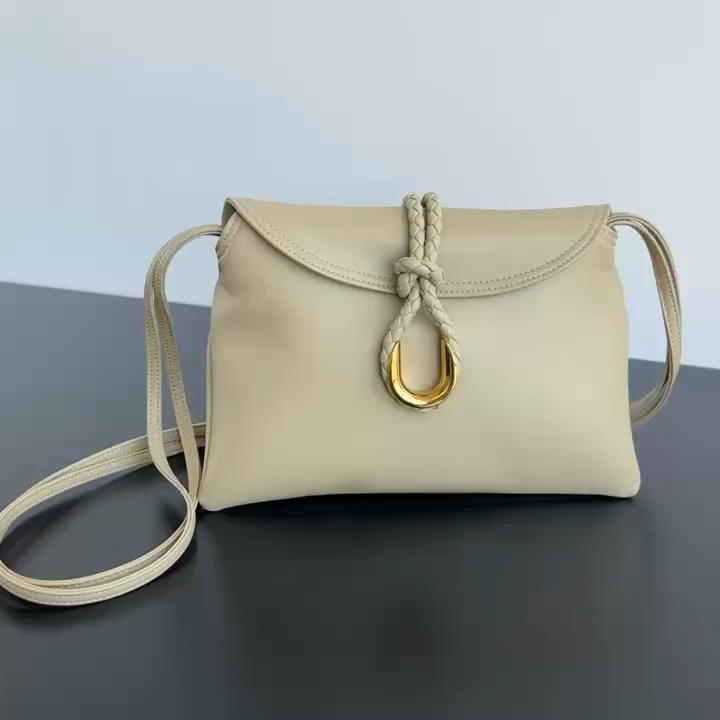 Facile de créer un sens de la mode pour vous accompagner dans chaque moment de la vie 🥰-high replica bags