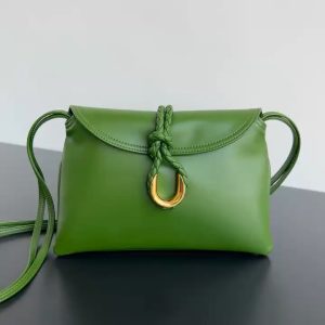 Who gets green chic 🫑- high replica bags