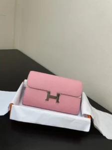 Bolsa a tiracolo Hermes Constance to go Detalhe Cor Rosa Fivela de prata Couro epsom (Dimensões: C 20,5 x L 13 x A 2 cm) Hermes 𝙃𝙚𝙧𝙢𝙚