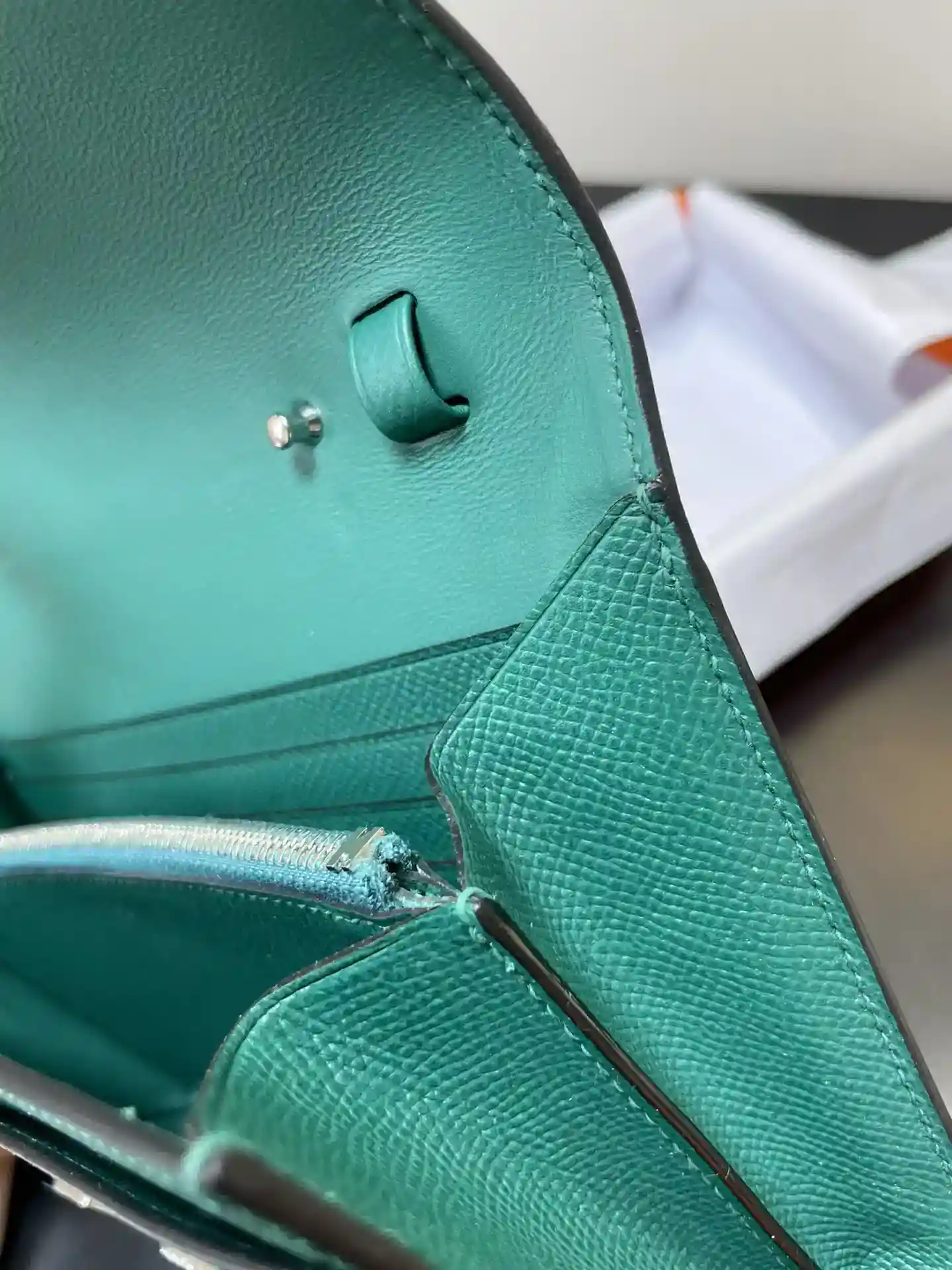 Image [5]-Hermès Constance to go crossbody bag Detail Colour dark green with silver buckle Leather epsom (Dimensions : L 20.5 x W 13 x Th 2 cm) Hermès 𝙃𝙚𝙧𝙢𝙚