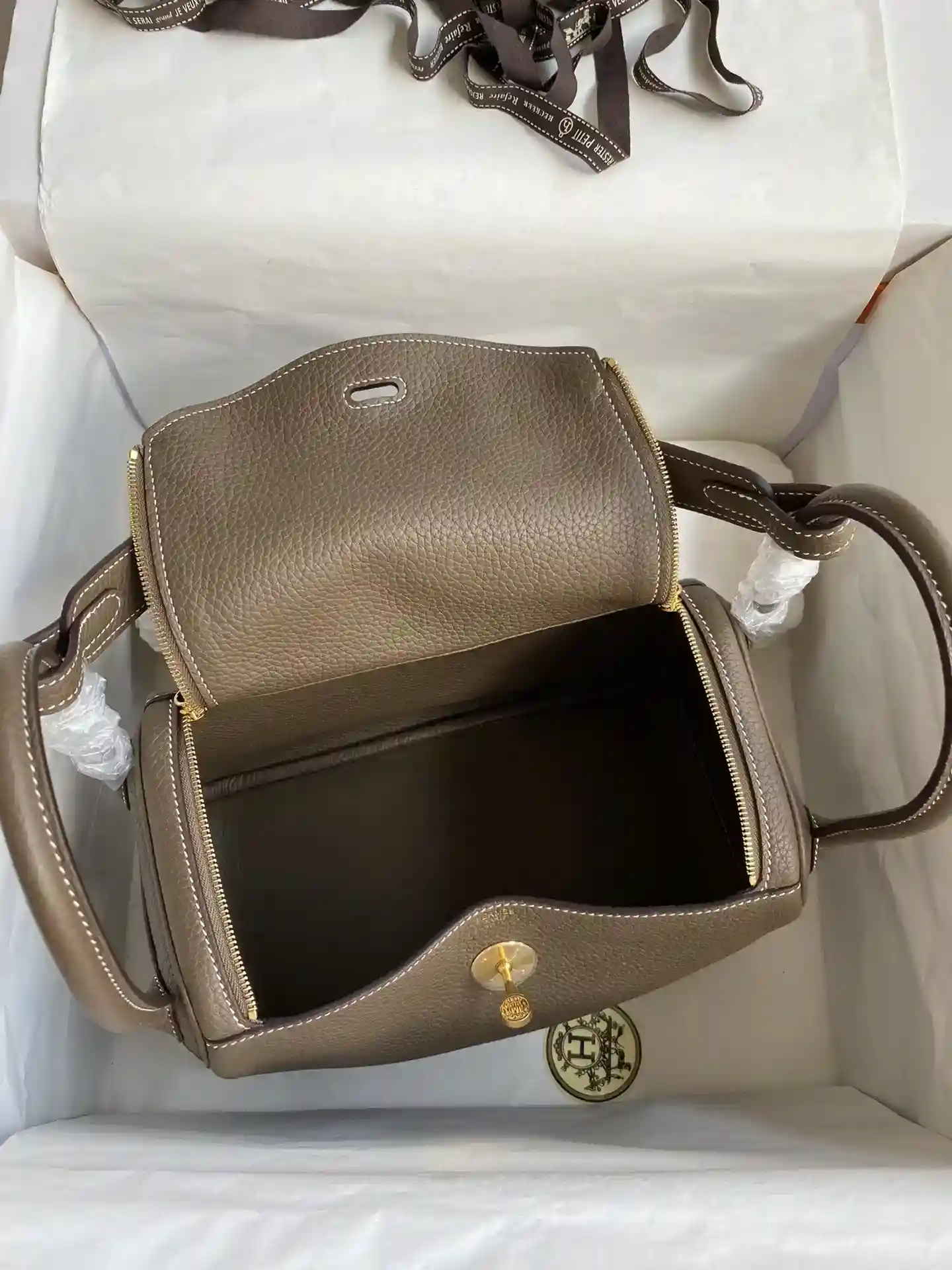 Picture [7]-Hermes Lindy 26cm TC Leather Elephant Gray 🐘 Gold Buckle Wax Line-High Fake Bags