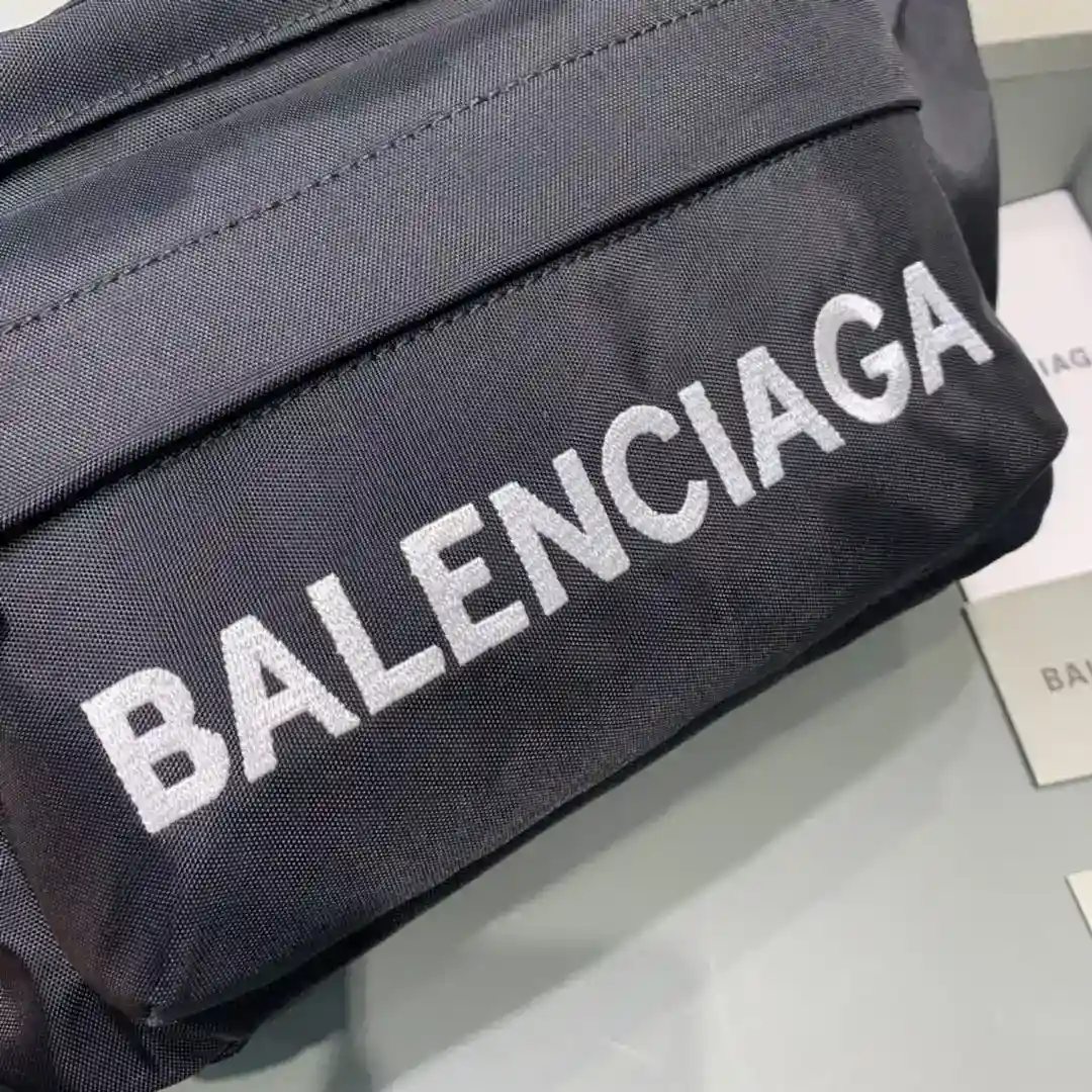 Foto [4]-¥260❤Parisian familia Balen Rueda Logo bordado bolsa de cinturón Tamaño: 23-5-20 Buscar 180613-Bolsos de alta moda