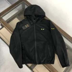 ¡P500 Fendi Fendi moda pequeño monstruo con capucha chaqueta chaqueta cortavientos seleccionado tejido de poliéster de base biológica para crear, hardware personalizado invitado modelos de pasarela de lujo extremadamente cómodo experiencia de la moda simple de la cómoda versátil desgaste no exigente ! Negro Blanco Yardage: M-3XL-High Fake Bags