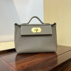 Mini 2424 21cm ✨ éléphant gris or evercolor cuir / Swift cuir Kelly2424mini très modèle, tempérament d'un petit sac doux ne regardez pas à elle petite, mais la capacité est très considérable, mais aussi pratique peut être aisselle, à la main, épaule, épaule, pack de taille, une variété de dos peut être sel peut être doux, décontracté. Les occasions publiques sont appropriées pour aussi très discret, les affaires sont également appropriées pour- high quality replica handbags