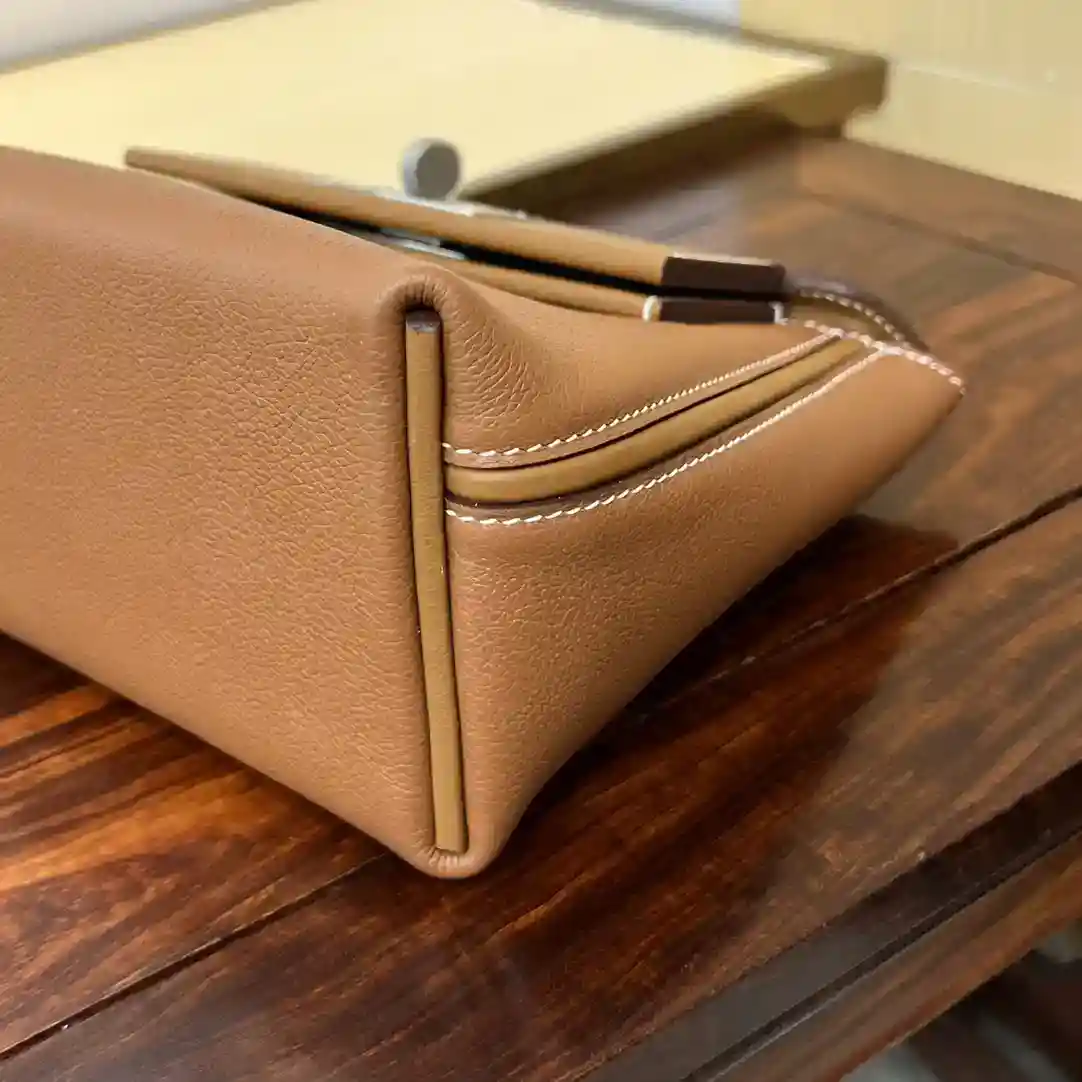 Image [7]-Mini 2424 21cm ✨ or brun evercolor cuir/Swift cuir Kelly2424mini très modèle, tempérament d'un petit sac doux ne regardez pas à elle petite, mais la capacité est très considérable, mais aussi pratique peut être aisselle, à la main, épaule, épaules, épaule, fanny packs, une variété de dos peut être sel peut être doux, décontracté. Les occasions publiques sont appropriées pour aussi très discret, les affaires sont également appropriées pour- high quality replica handbags