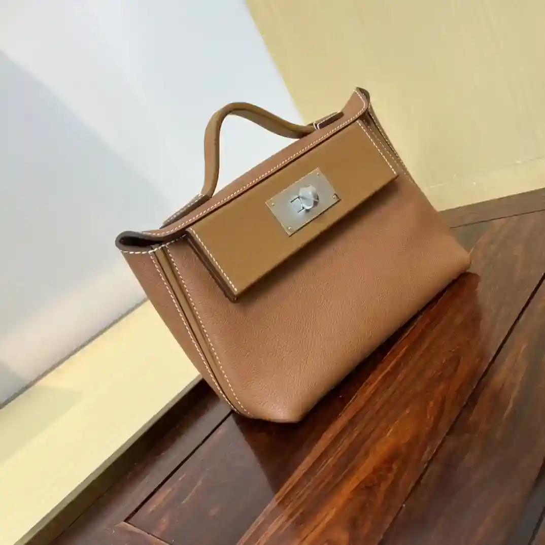 Picture [3]-Mini 2424 21cm ✨ gold brown evercolor leather/Swift leather Kelly2424mini very model, temperament of a gentle small bag do not look at it small, but the capacity is very considerable, but also practical can be armpit, hand-held, shoulder, shoulders, shoulder, fanny packs, a variety of back can be salt can be sweet, casual. Public occasions are suitable for also very low-key, business is also suitable for- high quality replica handbags