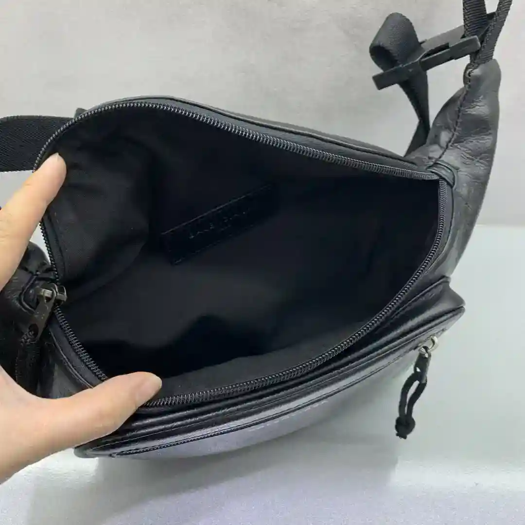 Image [7]-BALEN update crossbody chest bag waist bag Fabriqué en cuir de veau importé Poche frontale zippée Sac simple à double usage Peut être utilisé comme sac de poitrine ou sac de taille Simple et léger taille25*5*17⚠Search 402 Model-High Faux Bags