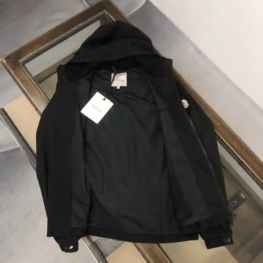 Image [7]-P560 Moncler Moncler Jacket Trench coat ! Doux, confortable, coupe-vent, imperméable et super léger ! Le style est encore plus élégant avec un logo sur la fermeture éclair et toutes sortes de détails pour souligner la qualité ! Le printemps et l'automne peuvent être portés comme une veste habituellement utilisée pour la forme concave sont très agréable ! Pratique et polyvalent Couleur : Noir Blanc Taille : M-3XL-High replica handbags