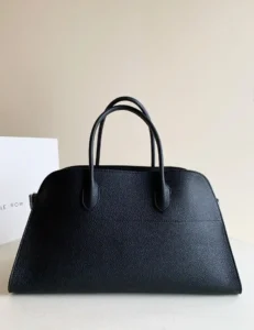 Desde la parte posterior de The Row 24ss Ew Margaux bolsa de cercanías Tote TheRow largamente esperada bolsa de Margaux está aquí rectangular EW Margaux versión pdf más moderna capacidad es lo suficientemente grande como para acomodar documentos A4 y ordenadores portátiles pueden satisfacer todas las necesidades de los viajes Nicho estilo minimalista ambiente sobrio, super-plus puntos Lichi cuero de grano suave y delicado en el cuerpo de la pereza de alto nivel de hombres y mujeres Universal una bolsa ^_^ Tamaño: L 44 × W 12 × H 28cm-Alta réplica bolsas