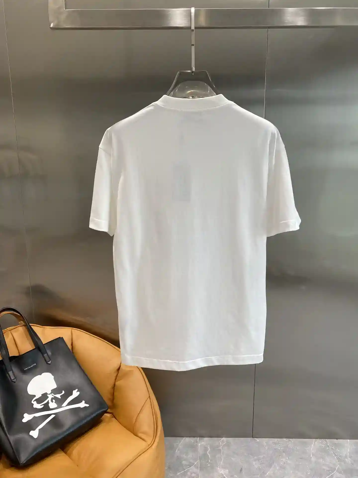 Image [9]-"𝙉𝙚𝙬🤍 Dior" Dior Fantasy T-shirt mettre l'art sur le corps Fond blanc pur est juste comme une peinture d'art comme un motif brillant de cercle coloré avec un certain nombre de mots "DIOR" personnalité et accrocheur tissus doux et confortable respirant également grande coupe ample M-3XL 460-High Faux Sacs. "Le tissu est doux et confortable, respirant et superbement ample M-3XL🅿️460-high-fashion bags