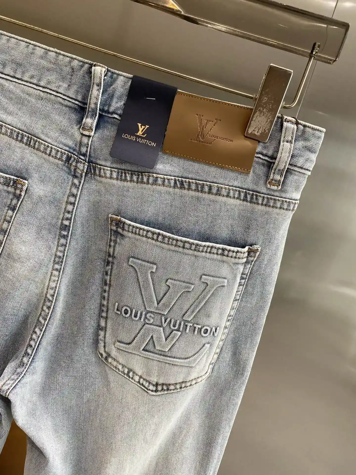 Picture [8]-"𝙉𝙚𝙬🤍 LV" 2025 Light blue denim show casual self in the back waist pocket oversized LV classic label identification pull full fashionable sense burst 29-36🅿️520-high imitation bags