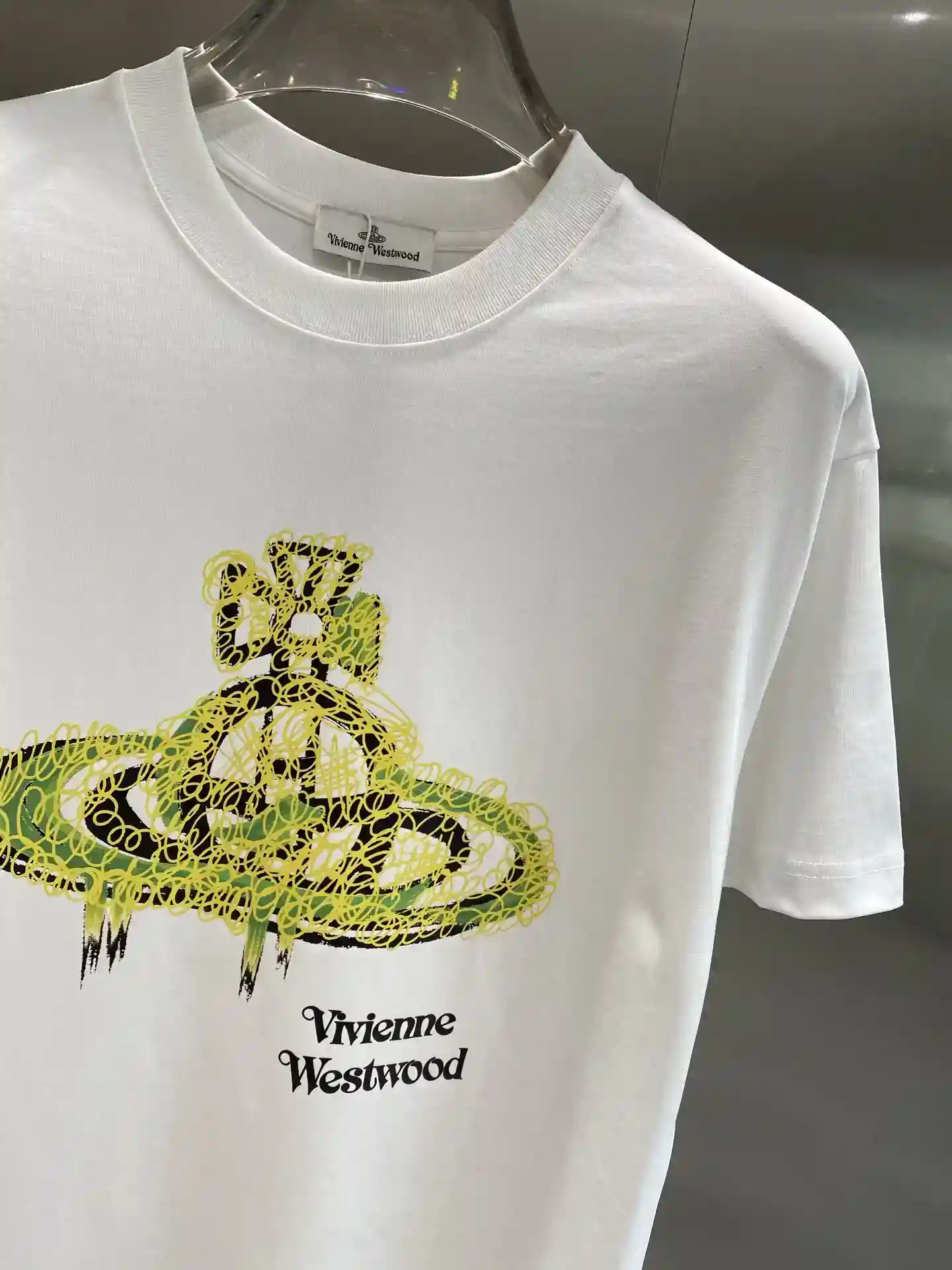 Image [5]-"𝙉𝙚𝙬🤍 West Dowager House" Vivienne Westwood T-shirt personnalité et collision de la mode Cœur du motif emblématique de Saturne dans un style unique d'éclaboussure d'encre pour présenter les couleurs vives et la personnalité accrocheuse de l'ensemble des tissus sont doux et confortable respirabilité. Les répliques de sacs S-XXL🅿️420-high sont également excellentes.